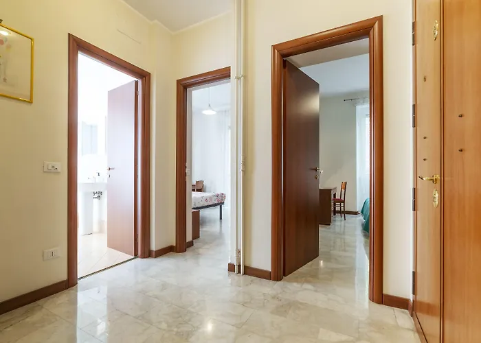 Guesthost - Piazza Re Di Apartamento *