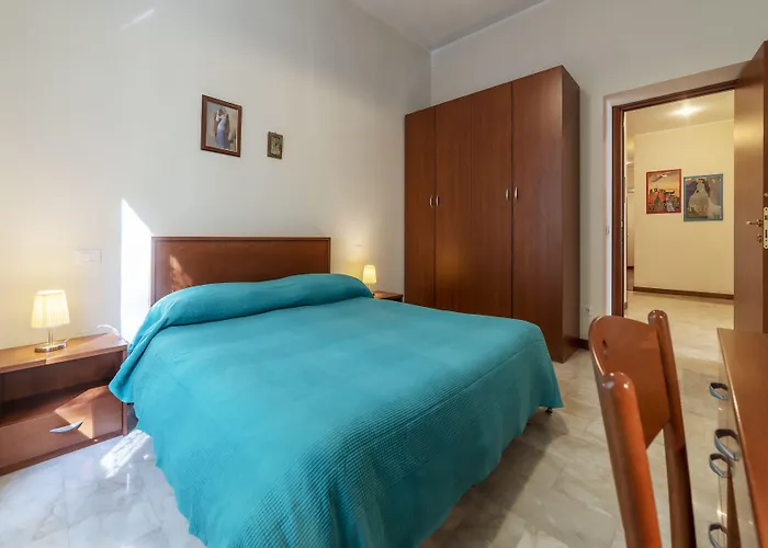 Guesthost - Piazza Re Di Apartamento